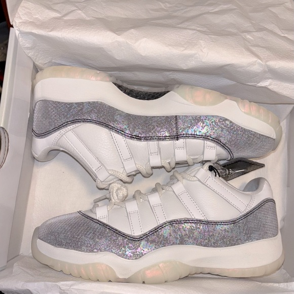 Air Jordan 11 retro low CNY Snakeskin . New in box. 
9.5 women
Or
8 men - Picture 1 of 9